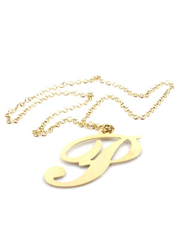 Collana con lettera iniziale dorata in bronzo