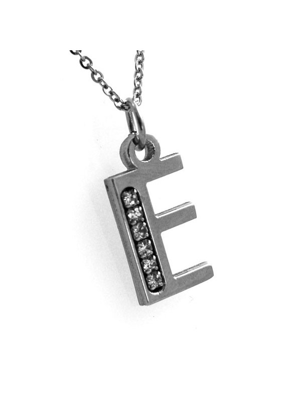 Collana con iniziale lettera e in acciaio