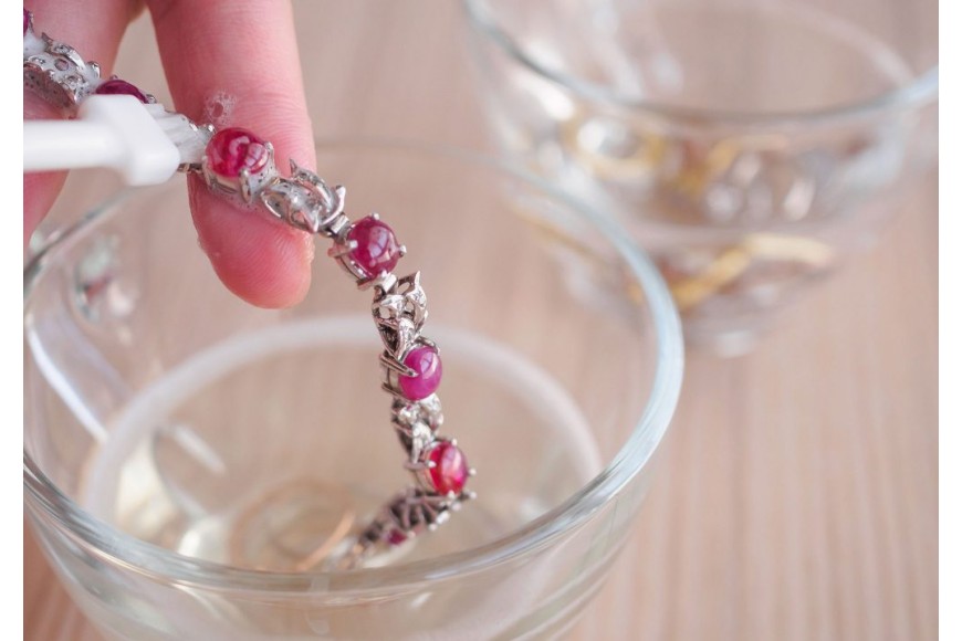 come pulire bracciale argento